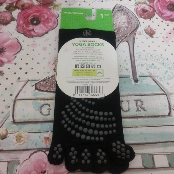 Gaiam Yoga Socks S/M - Picture 3 of 4